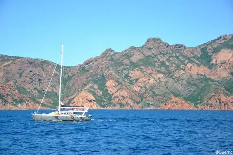 Découvrez la réserve naturelle de Scandola, en Corse !