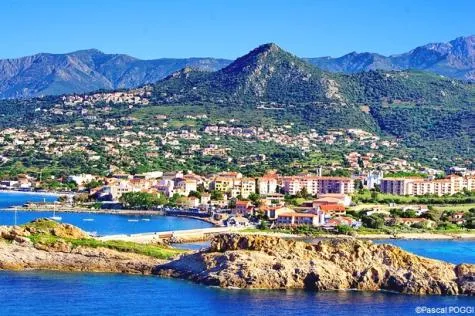 Découvrez l’Île-Rousse durant votre séjour en Corse