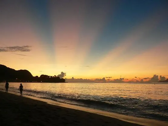 Beau Vallon la nuit