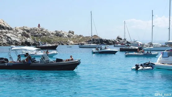 bateaux en Corse îles Lavezzi