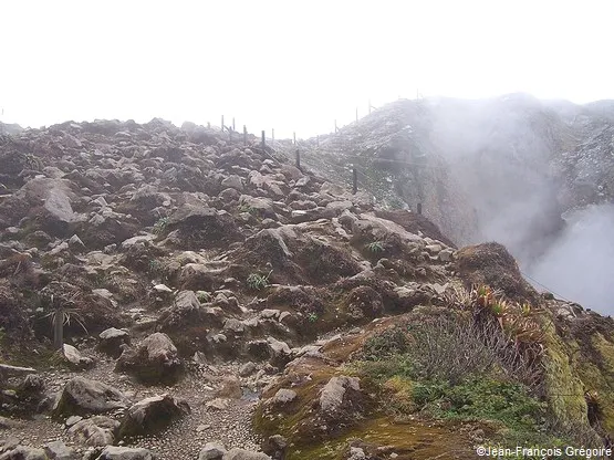 sommet volcan la soufriere