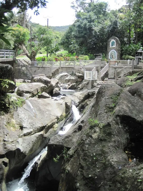 Cascade à Nôtre-Dame des larmes