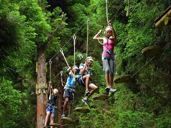 Par Aventure