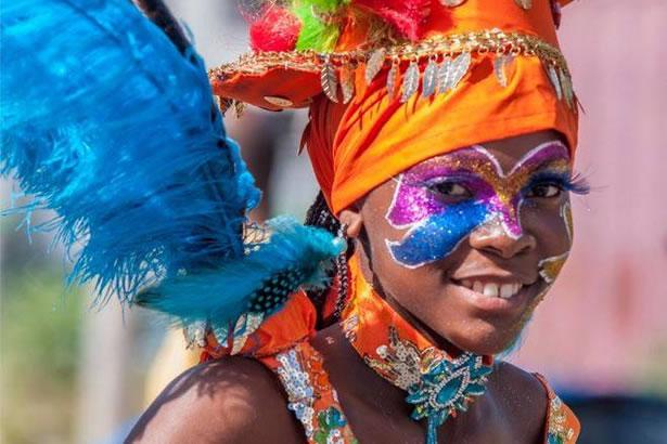 Le Carnaval Haut En Couleurs Sous Le Soleil De La Guadeloupe